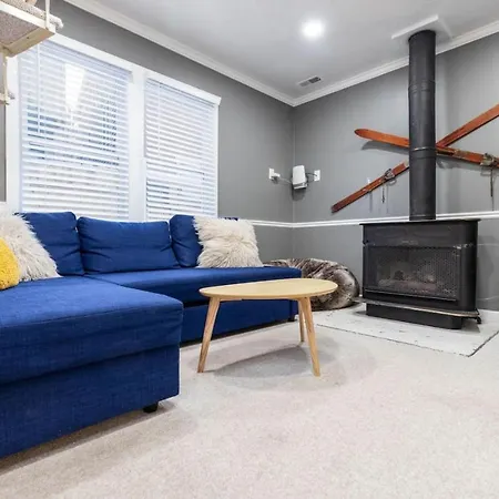 Perfect Pc Location Walk To Ski Lift And Main St.
